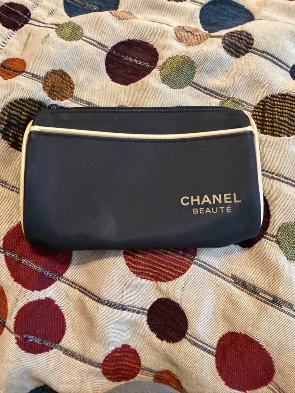CHANEL Beauté black and Cream/gold Cosmetic Pouch